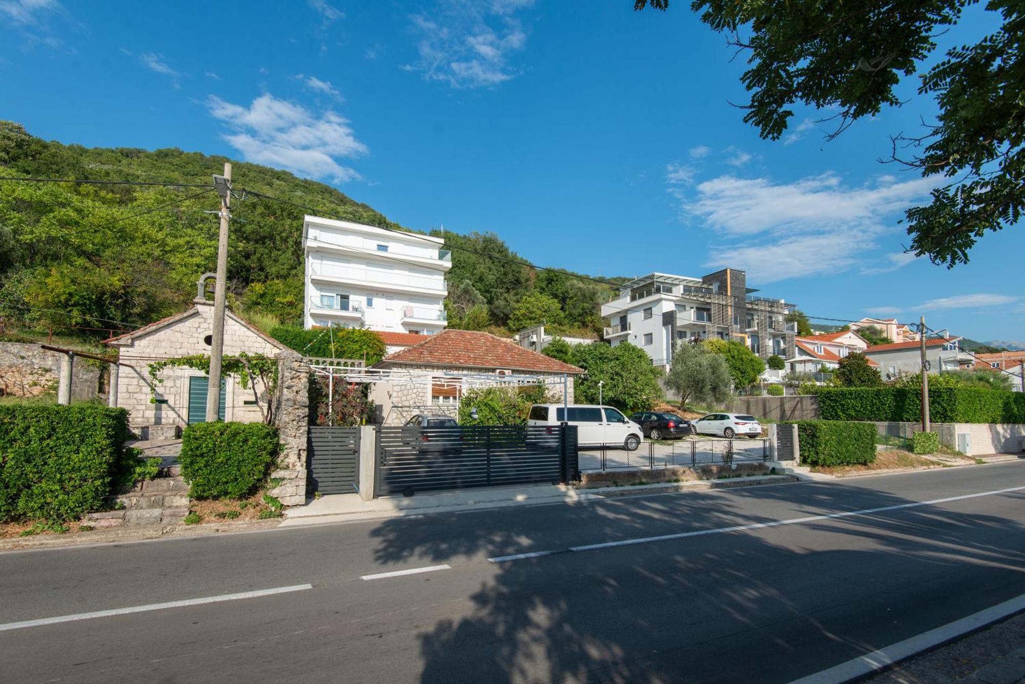 Villa Providenca Apartments 蒂瓦特 外观 照片